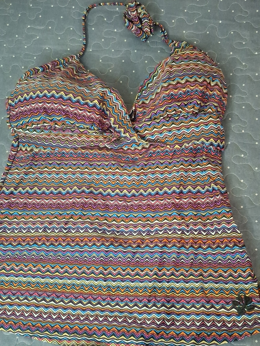 Hapari Multi-Color Zigzag Halter Tankini Top size 12 - 14
